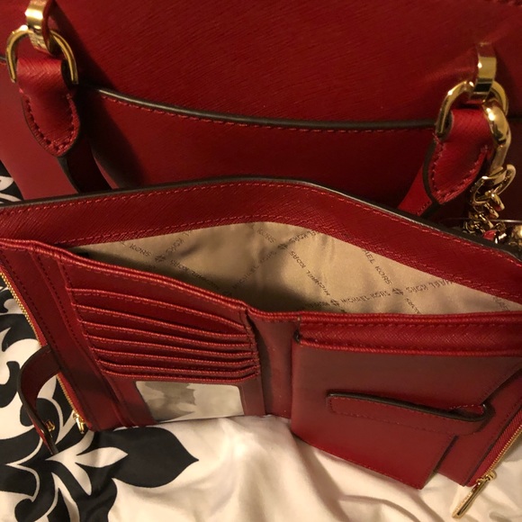 Authentic Michael Kors Emma bag w/ matching wallet - Picture 7 of 8